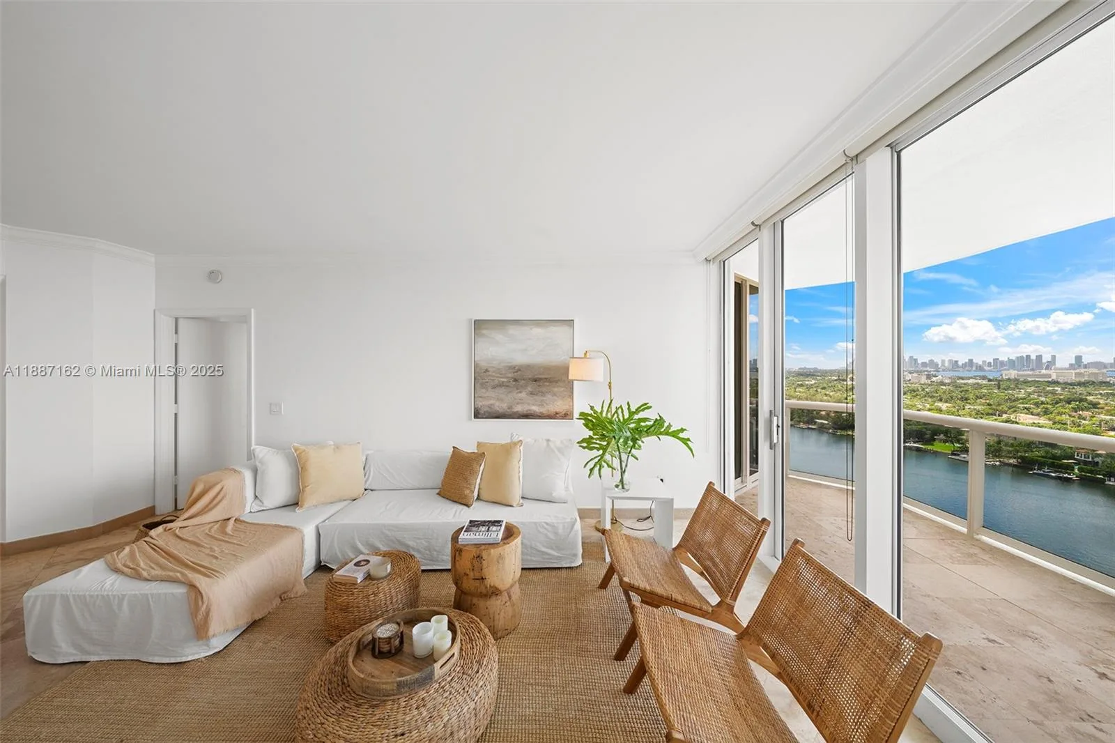 4779 Collins Ave # 2006, Miami Beach, FL 33140 photo 3