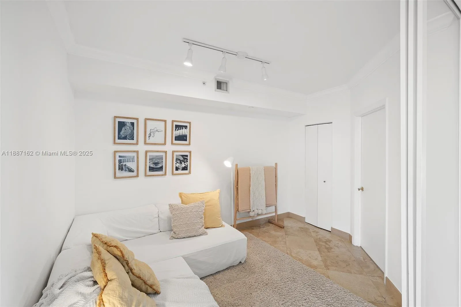 4779 Collins Ave # 2006, Miami Beach, FL 33140 photo 7