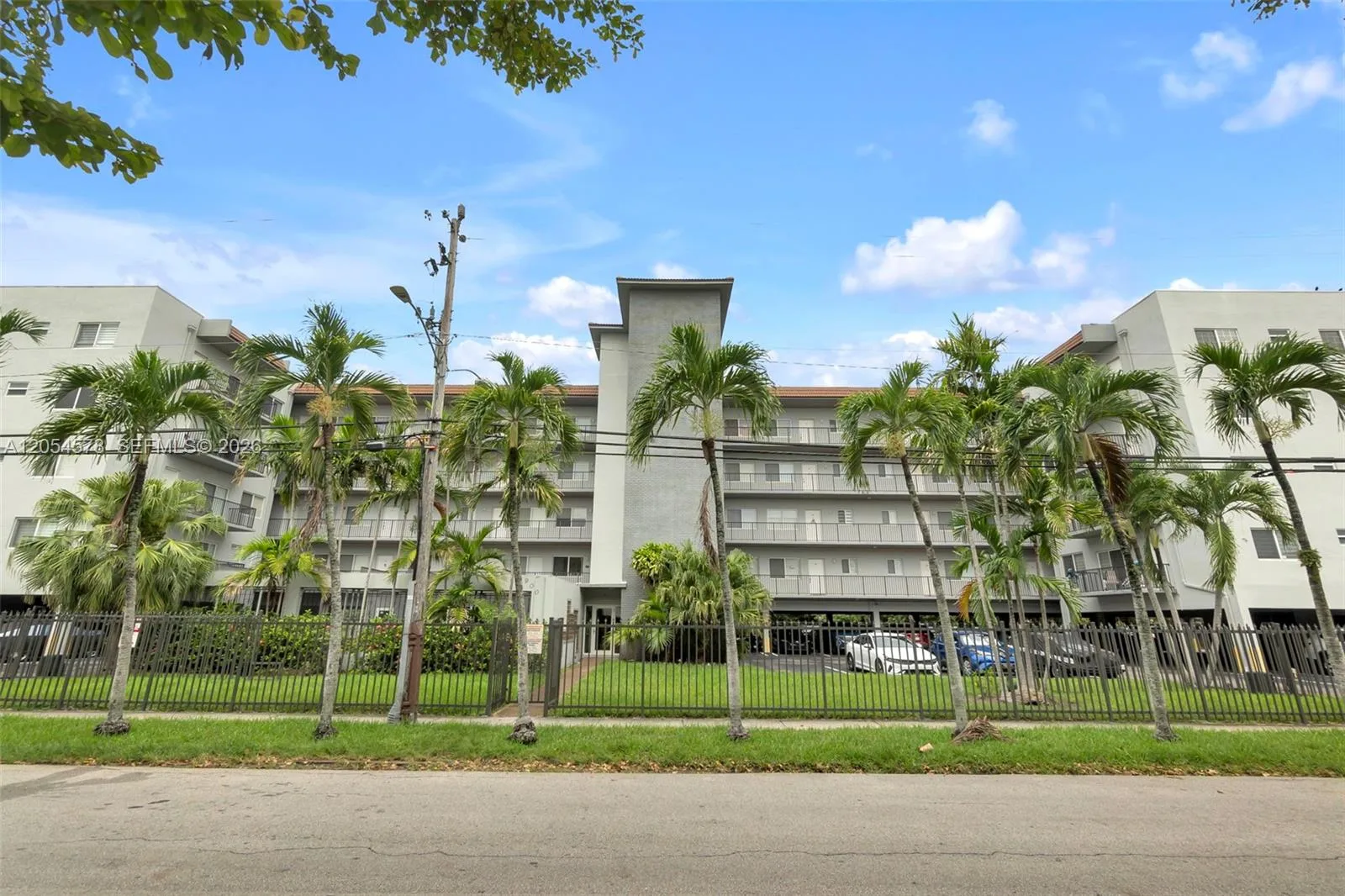 900 SW 84th Ave # 412A, Miami, FL 33144