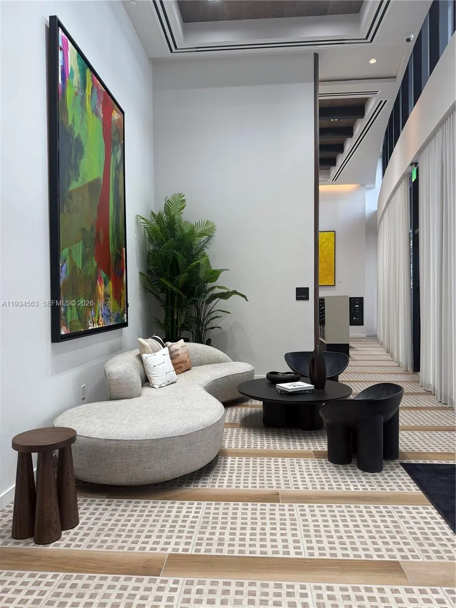 225 N Miami ave # 501, Miami, FL 33128