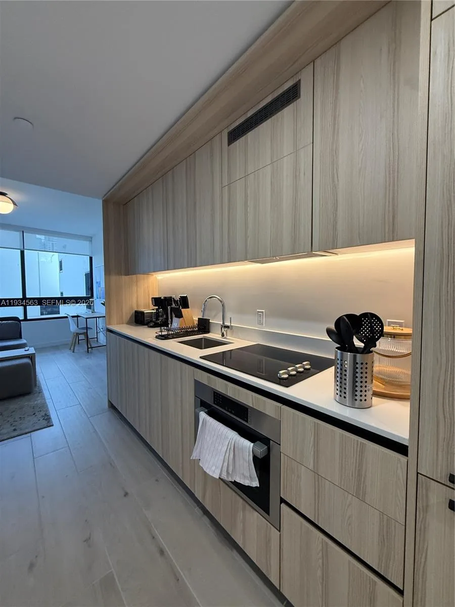 225 N Miami ave # 501, Miami, FL 33128 photo 3
