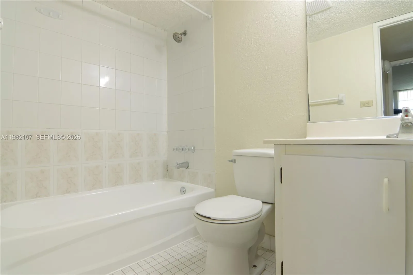 4550 NW 9th St # 815E, Miami, FL 33126 photo 10