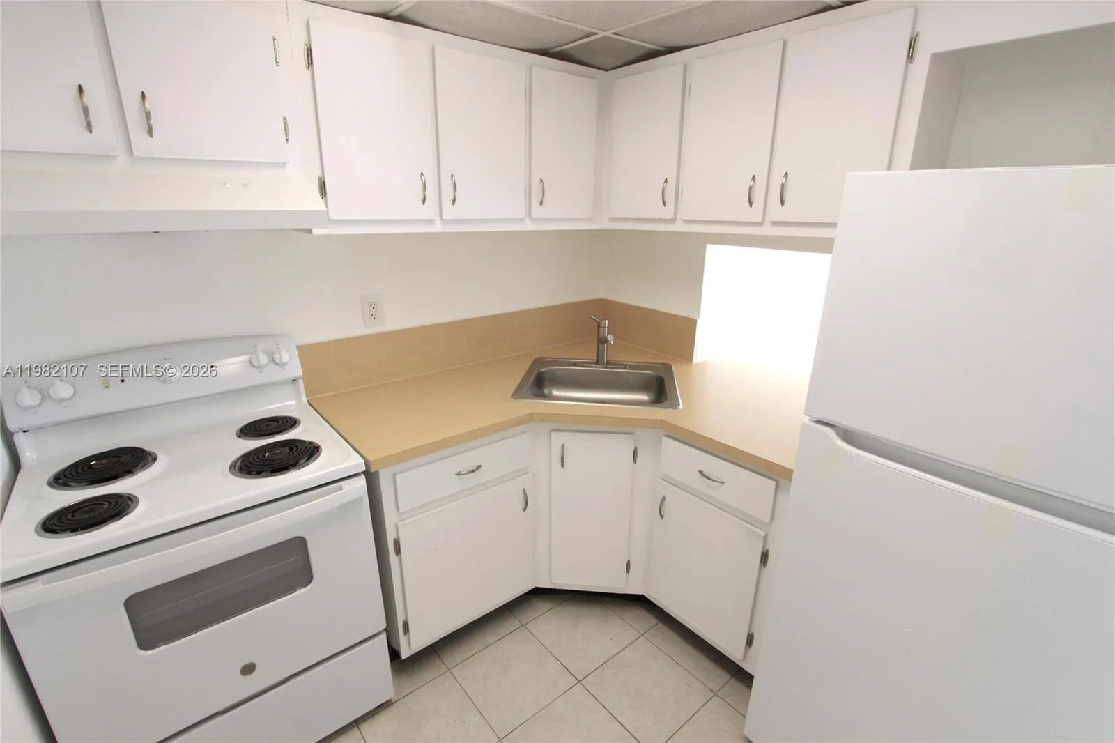 4550 NW 9th St # 815E, Miami, FL 33126 photo 4