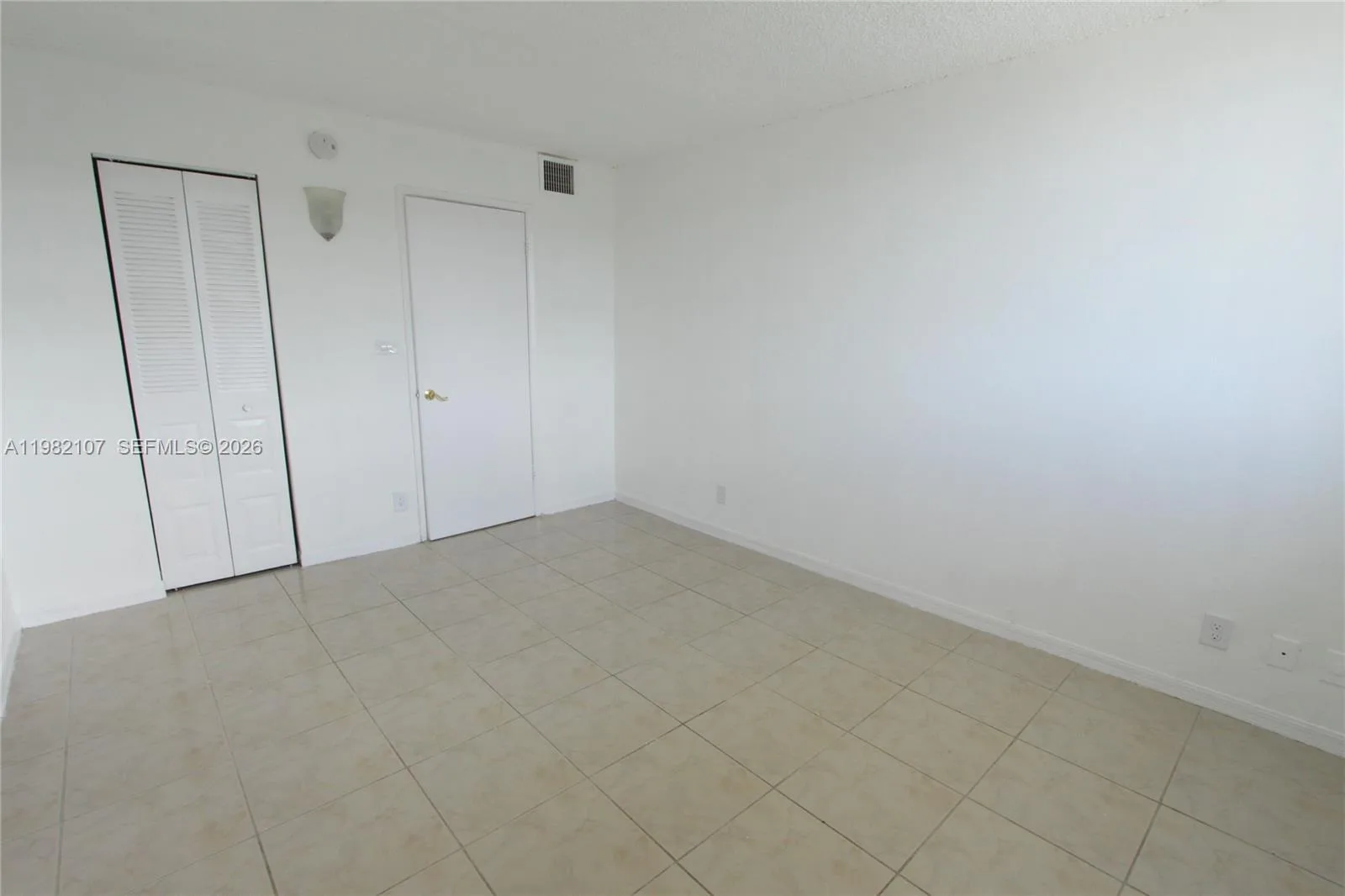 4550 NW 9th St # 815E, Miami, FL 33126 photo 9