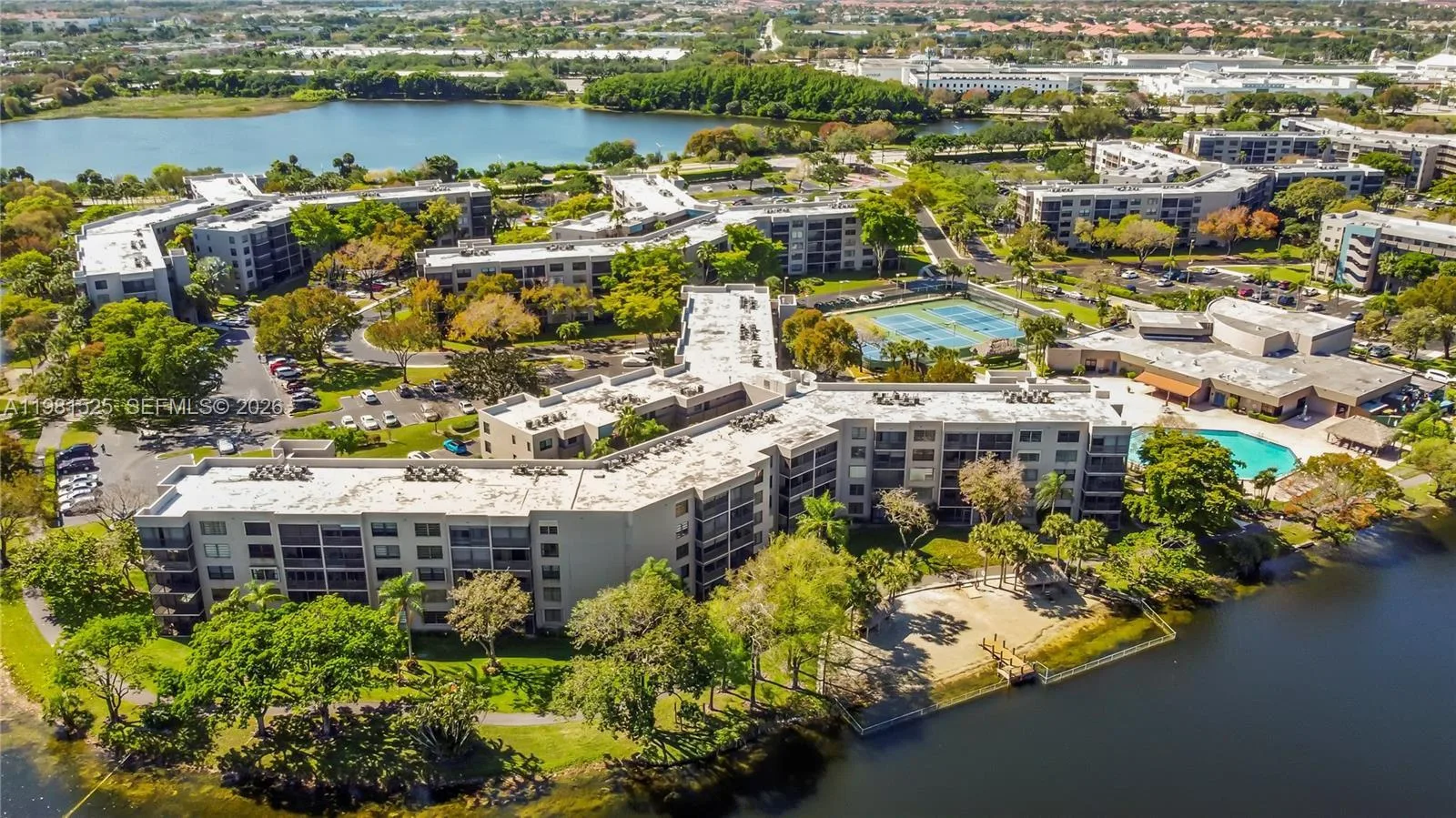 1100 Colony Point Cir # 201, Pembroke Pines, FL 33026 photo 3