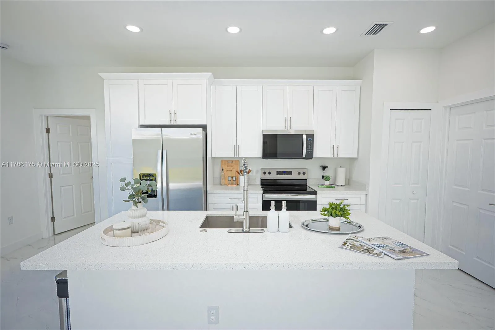 1226 Nimitz, Lehigh Acres, FL 33974 photo 3
