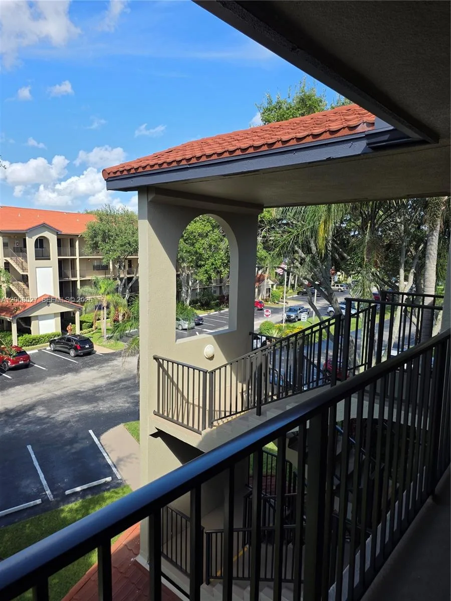 1000 SW 128th Ter # 414V, Pembroke Pines, FL 33027 — zdjęcie 2