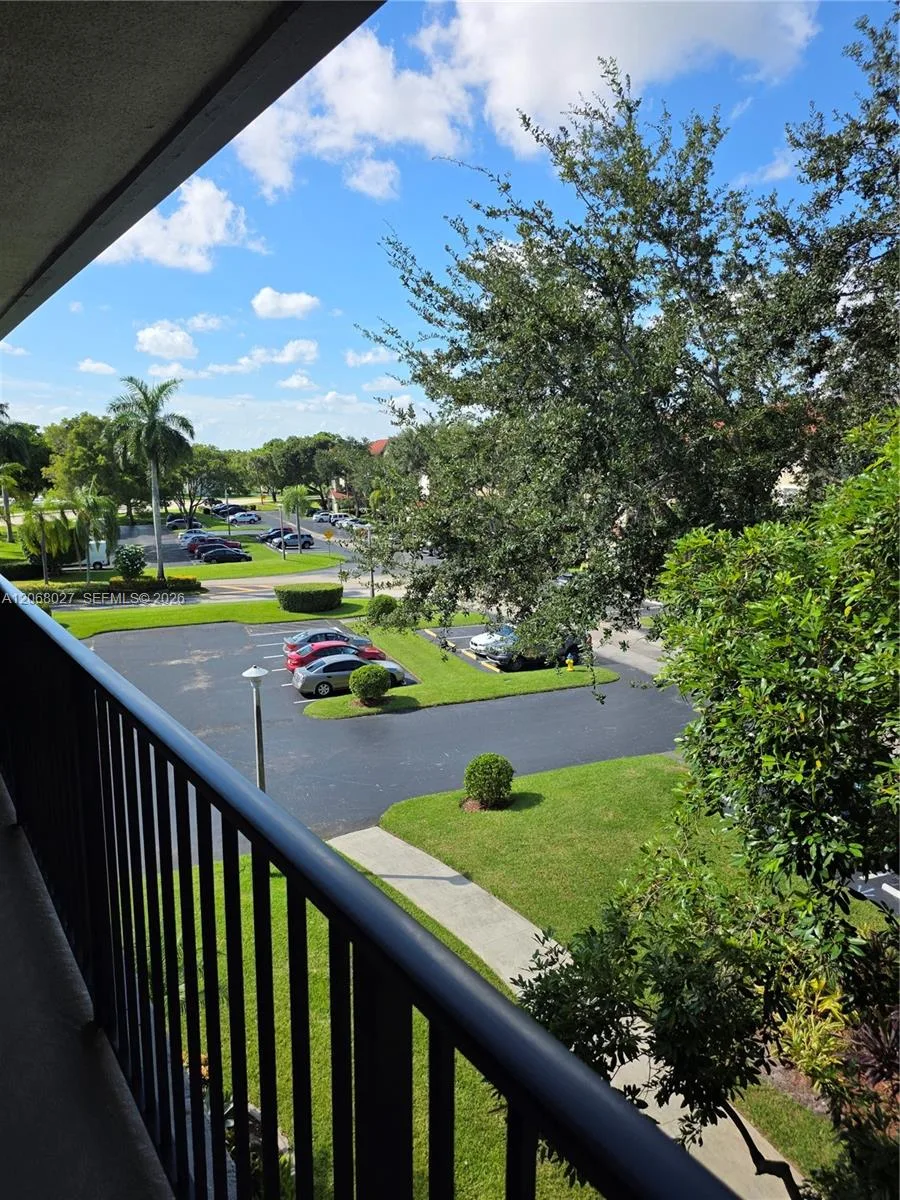 1000 SW 128th Ter # 414V, Pembroke Pines, FL 33027 — zdjęcie 3
