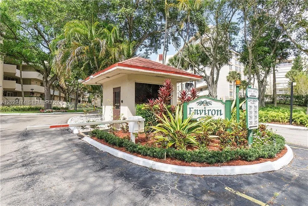 7081 Environ Blvd # 242, Lauderhill, FL 33319