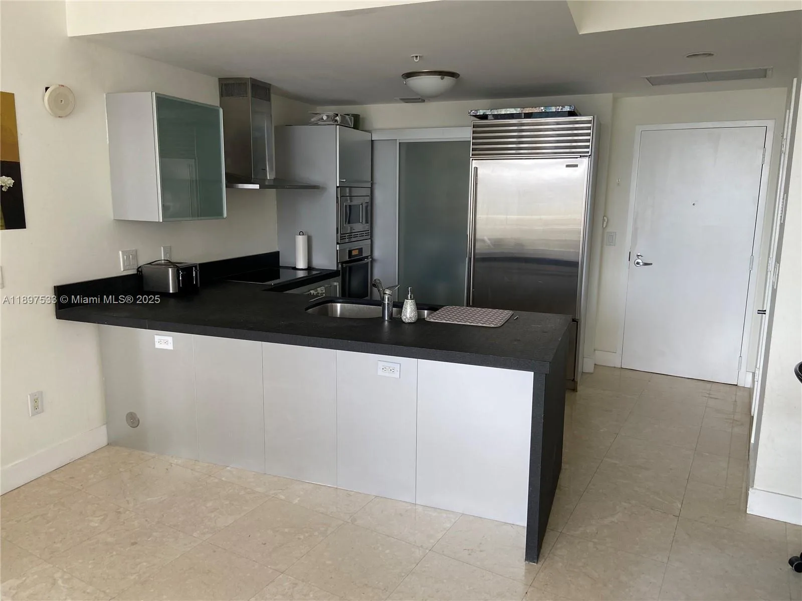 18201 Collins Ave # 708, Sunny Isles Beach, FL 33160 photo 2