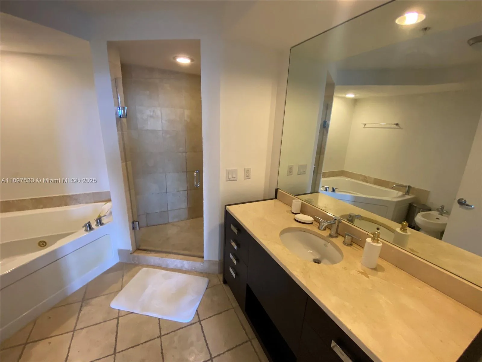 18201 Collins Ave # 708, Sunny Isles Beach, FL 33160 photo 4