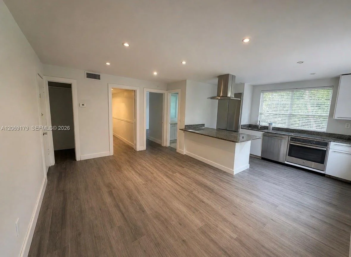 940 7th St # 940A, Miami Beach, FL 33139 photo 2