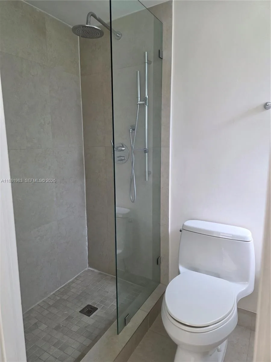 18720 NE 18th Ave # 116, Miami, FL 33179 photo 5