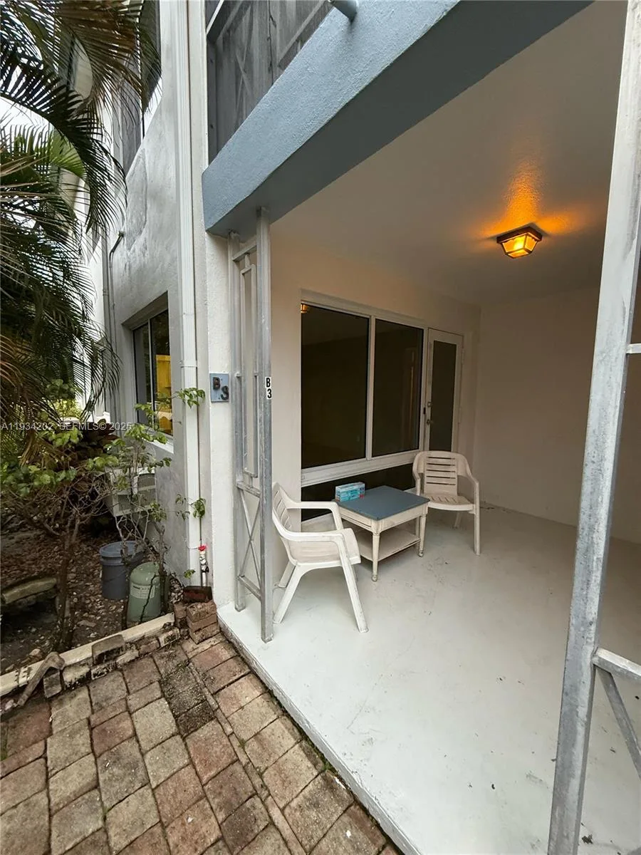 3201 SE 12th St # B3, Pompano Beach, FL 33062