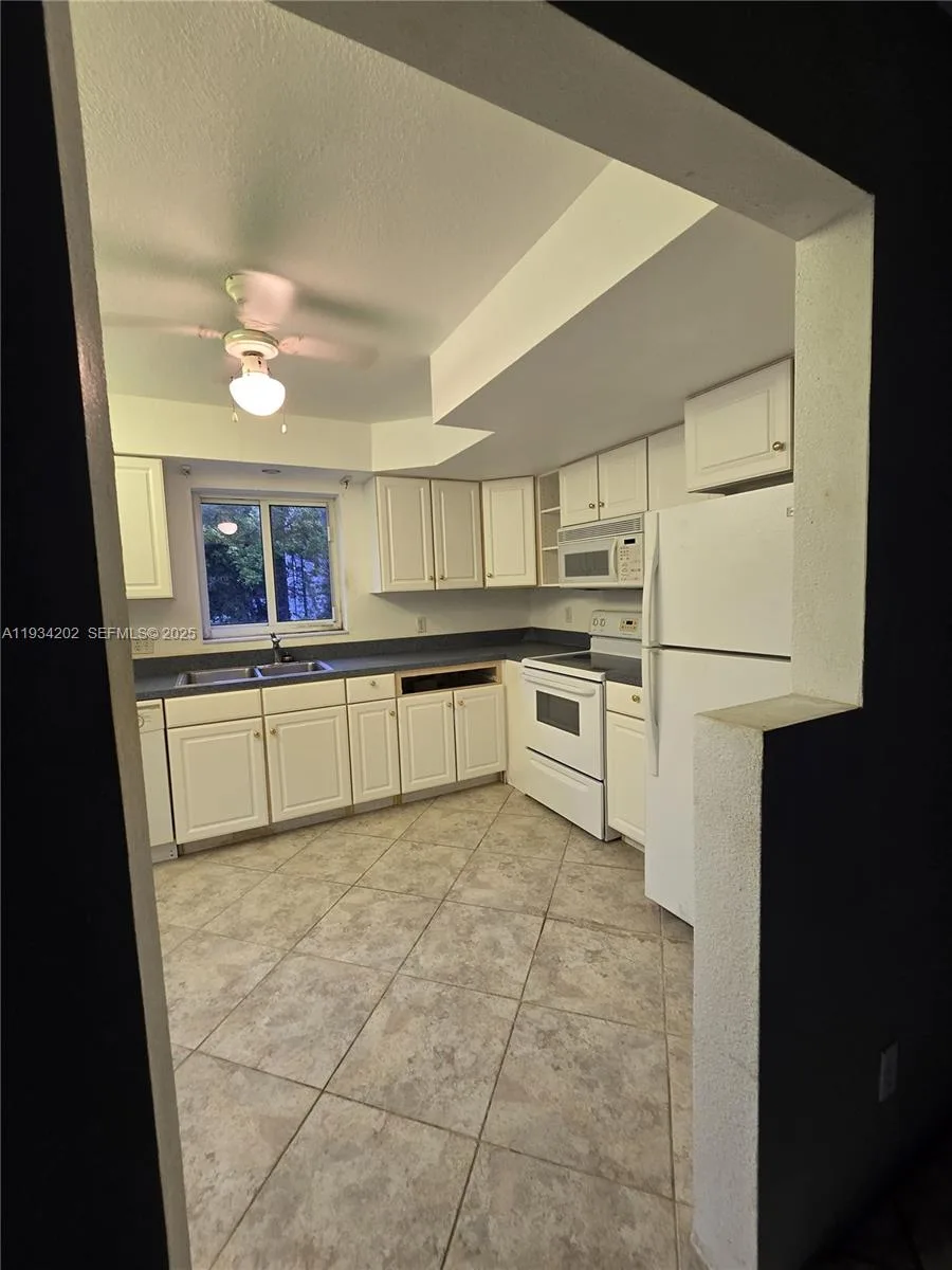 3201 SE 12th St # B3, Pompano Beach, FL 33062 photo 5