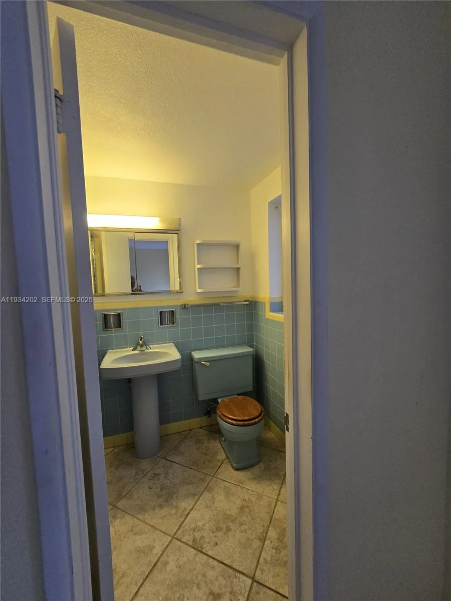 3201 SE 12th St # B3, Pompano Beach, FL 33062 photo 9