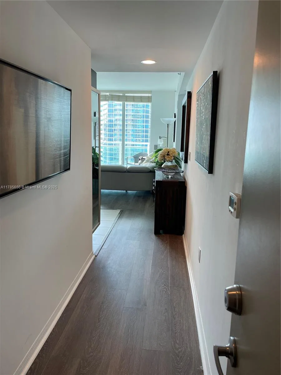 950 Brickell Bay Dr # 2907, Miami, FL 33131