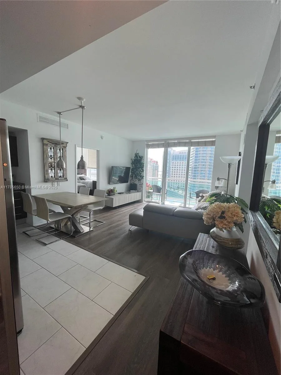 950 Brickell Bay Dr # 2907, Miami, FL 33131 photo 2