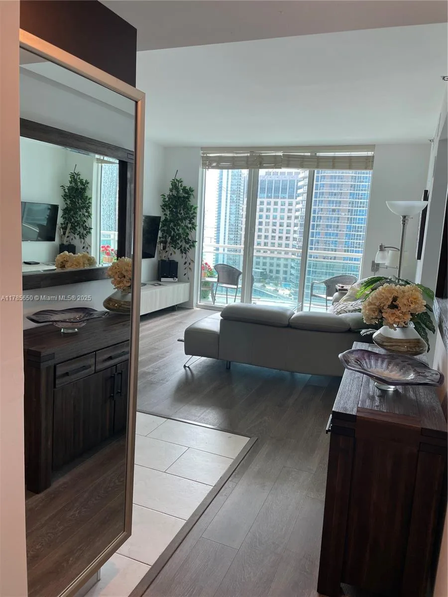 950 Brickell Bay Dr # 2907, Miami, FL 33131 photo 3