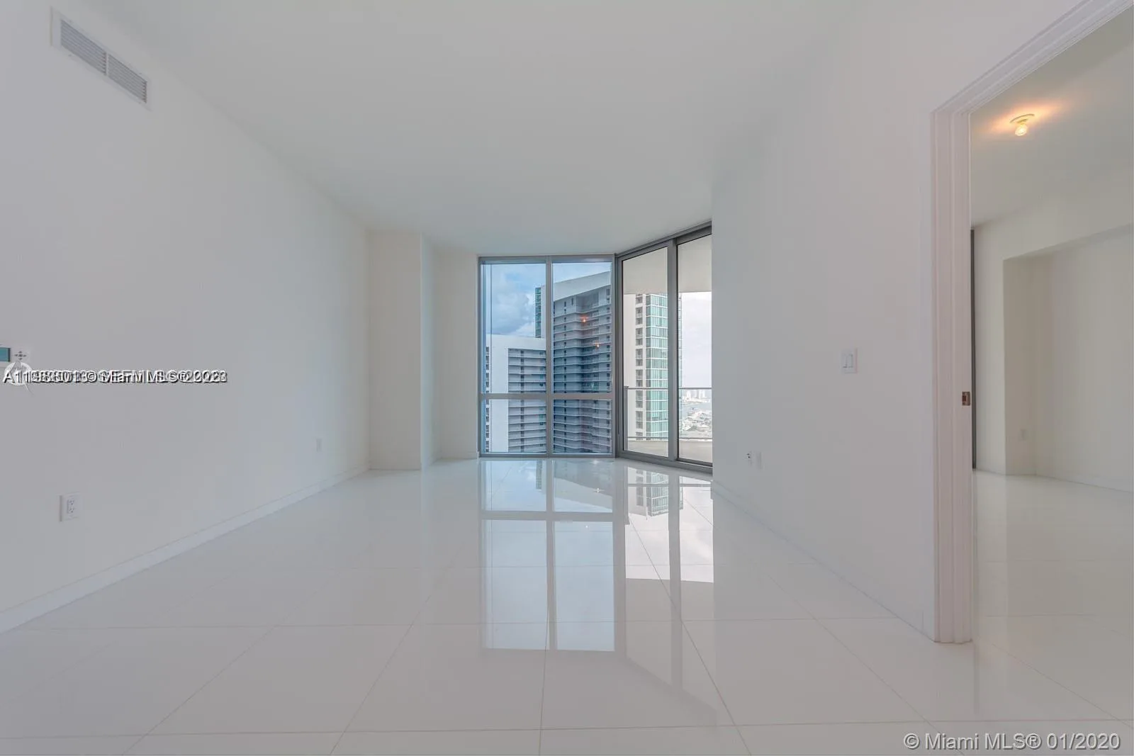851 NE 1st Ave # 4007, Miami, FL 33132 photo 3