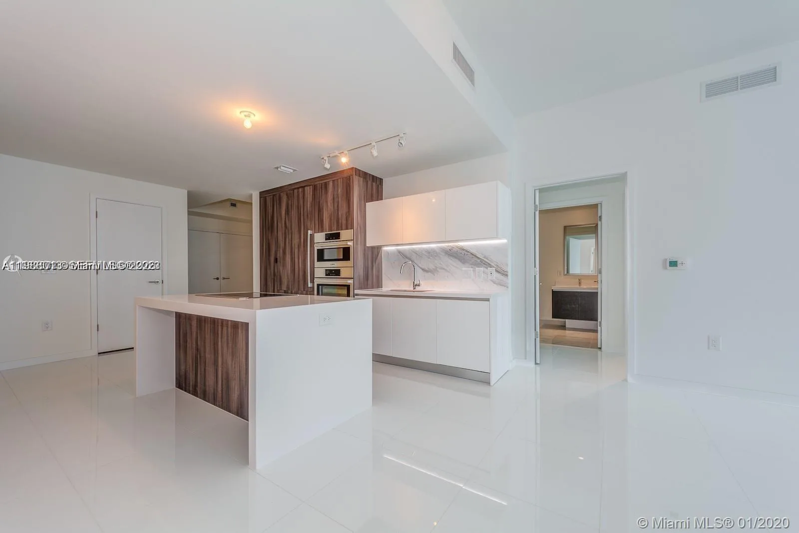851 NE 1st Ave # 4007, Miami, FL 33132 photo 9