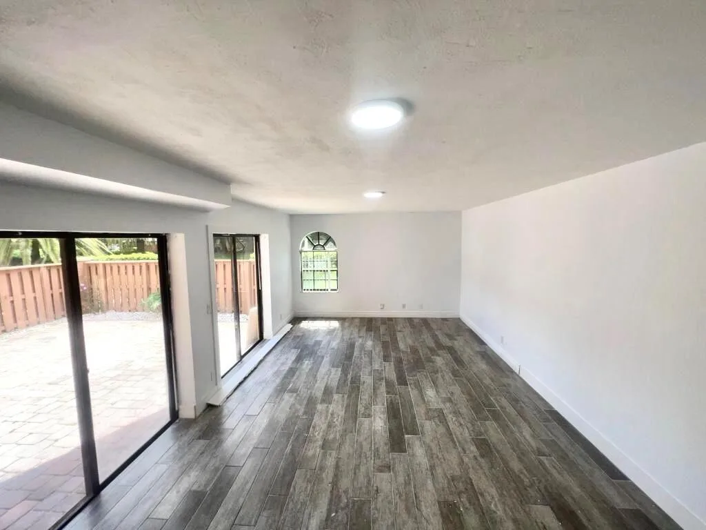 8104 Severn Drive # B, Boca Raton, FL 33433 photo 2