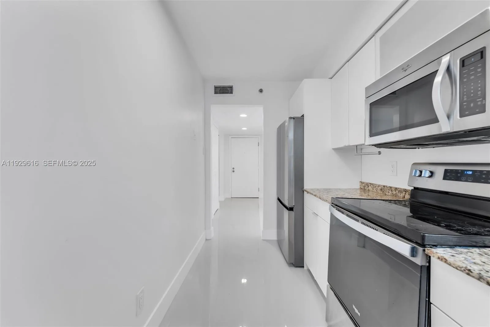 770 Claughton Island Dr # 1401, Miami, FL 33131 photo 12