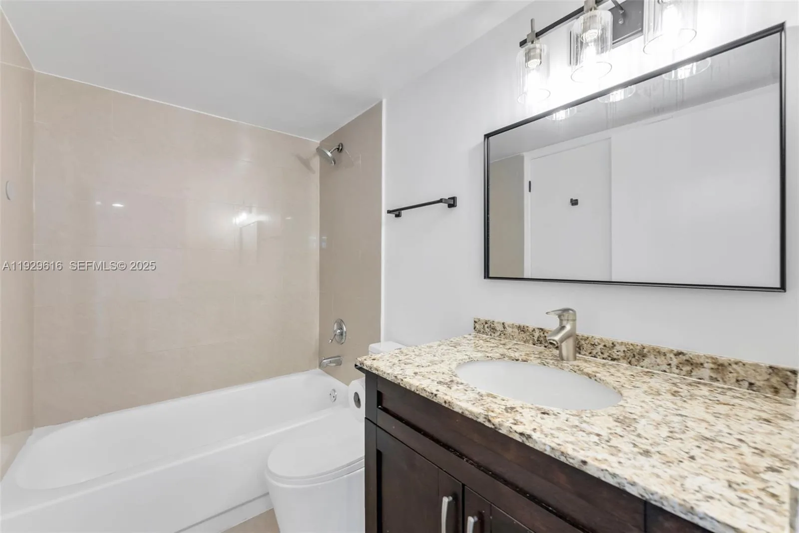 770 Claughton Island Dr # 1401, Miami, FL 33131 photo 13