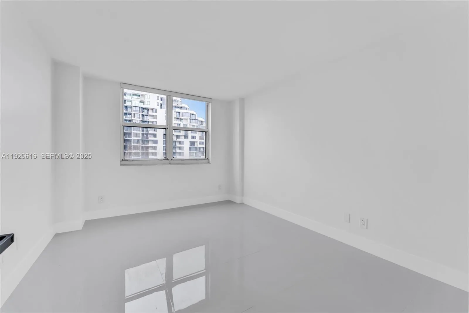 770 Claughton Island Dr # 1401, Miami, FL 33131 photo 9