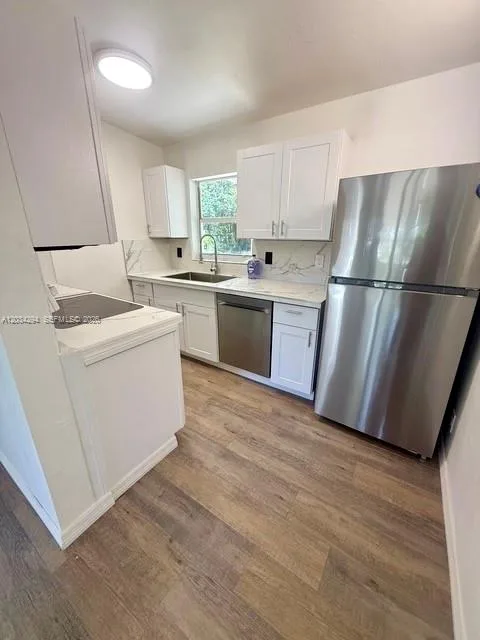 530 Mentone Rd, Lake Worth, FL 33462