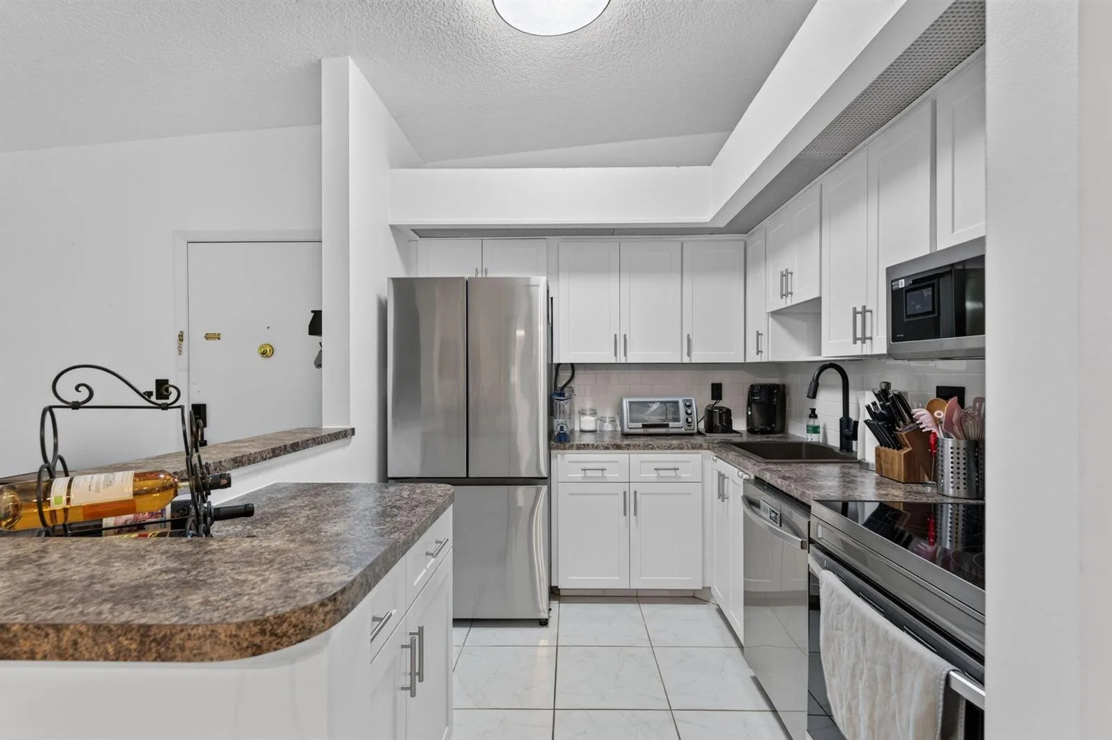 9474 S BELFORT Circle # 206, Tamarac, FL 33321 photo 5