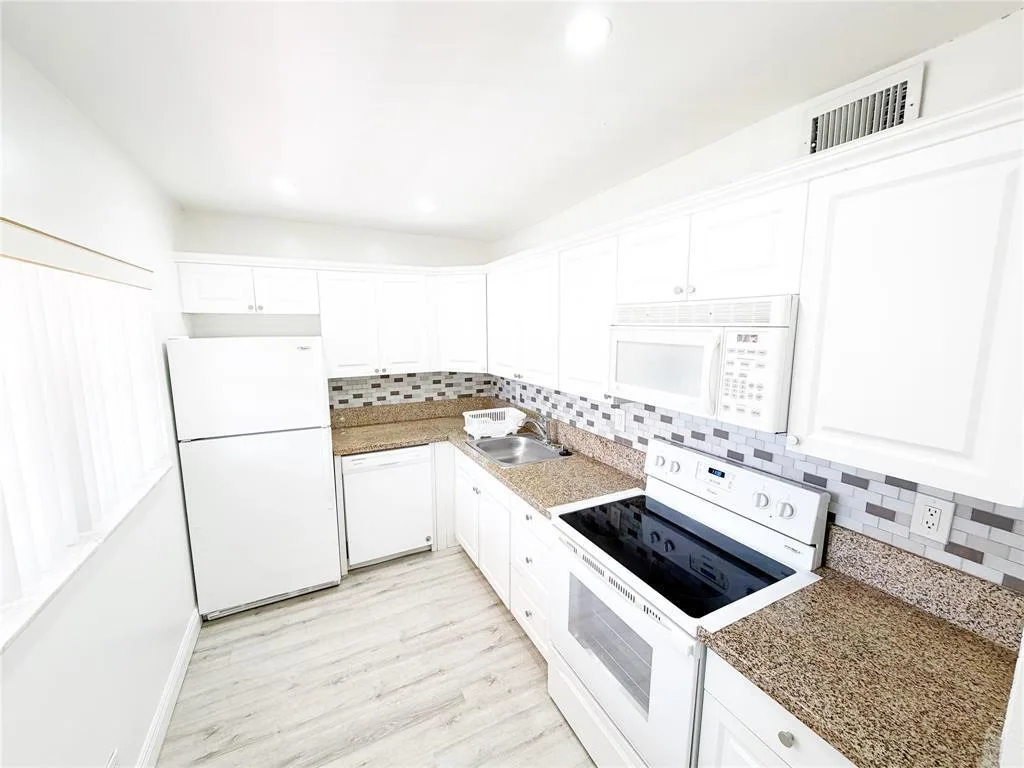 2710 Riverside Drive # 201-A, Coral Springs, FL 33065 — zdjęcie 4