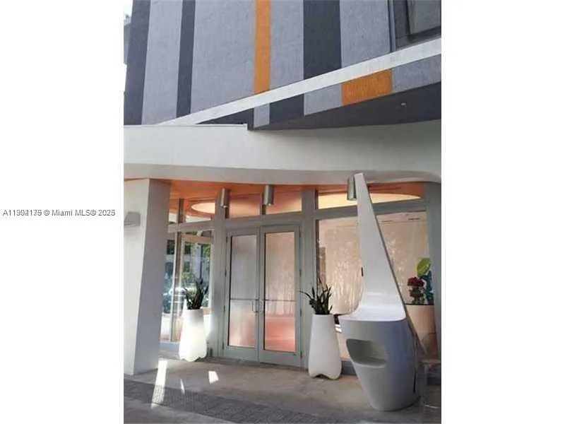 31 SE 6th St # 604, Miami, FL 33131 photo 12