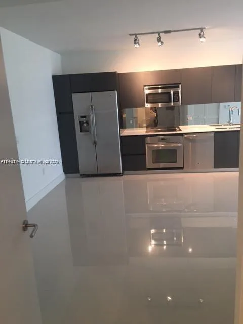 31 SE 6th St # 604, Miami, FL 33131 photo 2