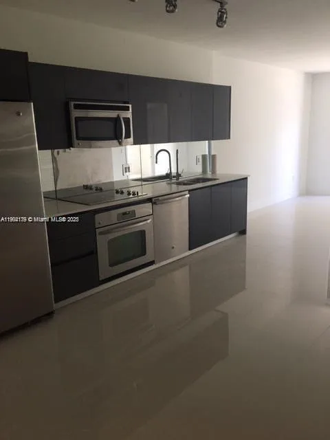 31 SE 6th St # 604, Miami, FL 33131 photo 3