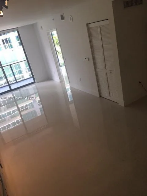 31 SE 6th St # 604, Miami, FL 33131 photo 8