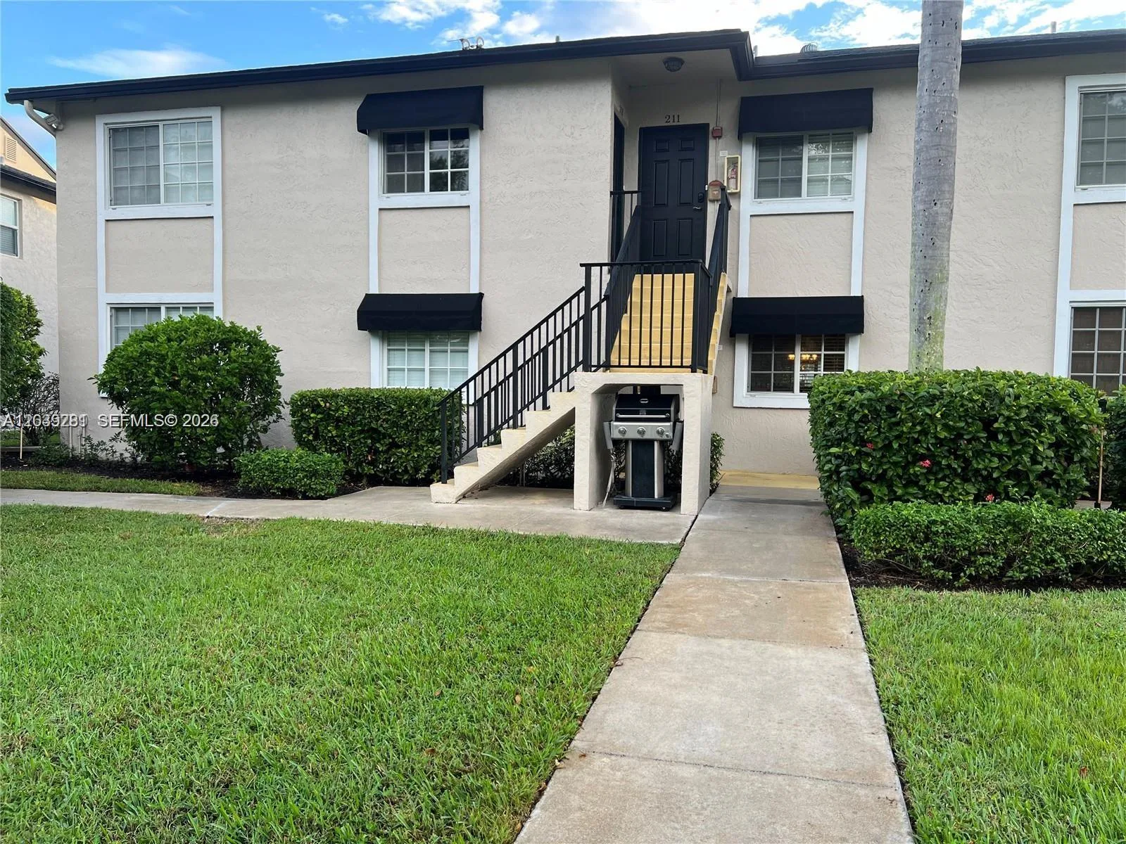 4000 Crystal Lake Dr # 111, Deerfield Beach, FL 33064