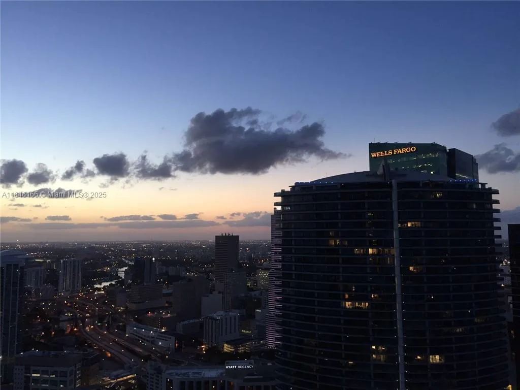 475 Brickell Ave # 4808, Miami, FL 33131 photo 11
