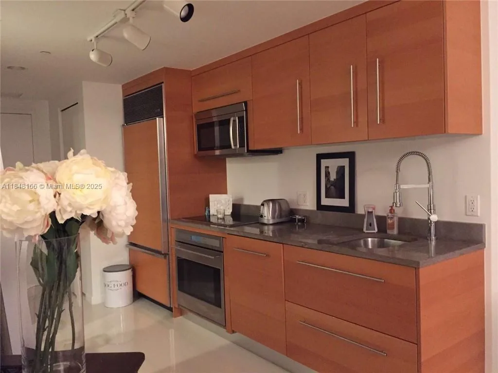 475 Brickell Ave # 4808, Miami, FL 33131 photo 2