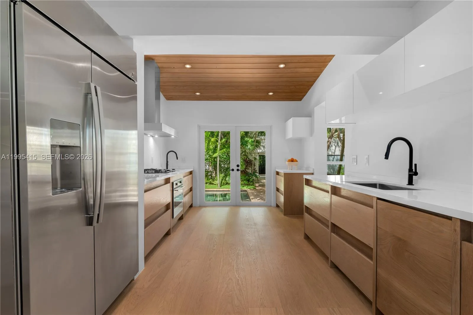 5812 Alton Rd, Miami Beach, FL 33140 photo 4