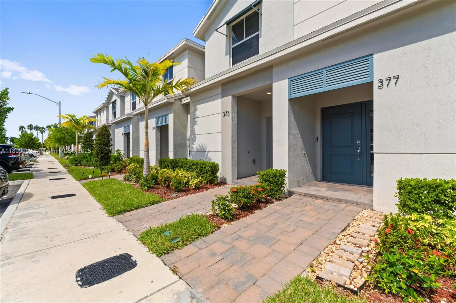 377 NE 1st Dr, Florida City, FL 33034 photo 2