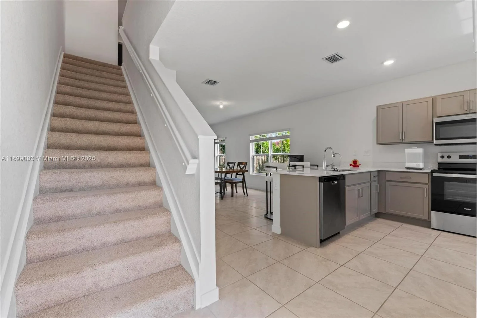377 NE 1st Dr, Florida City, FL 33034 photo 4