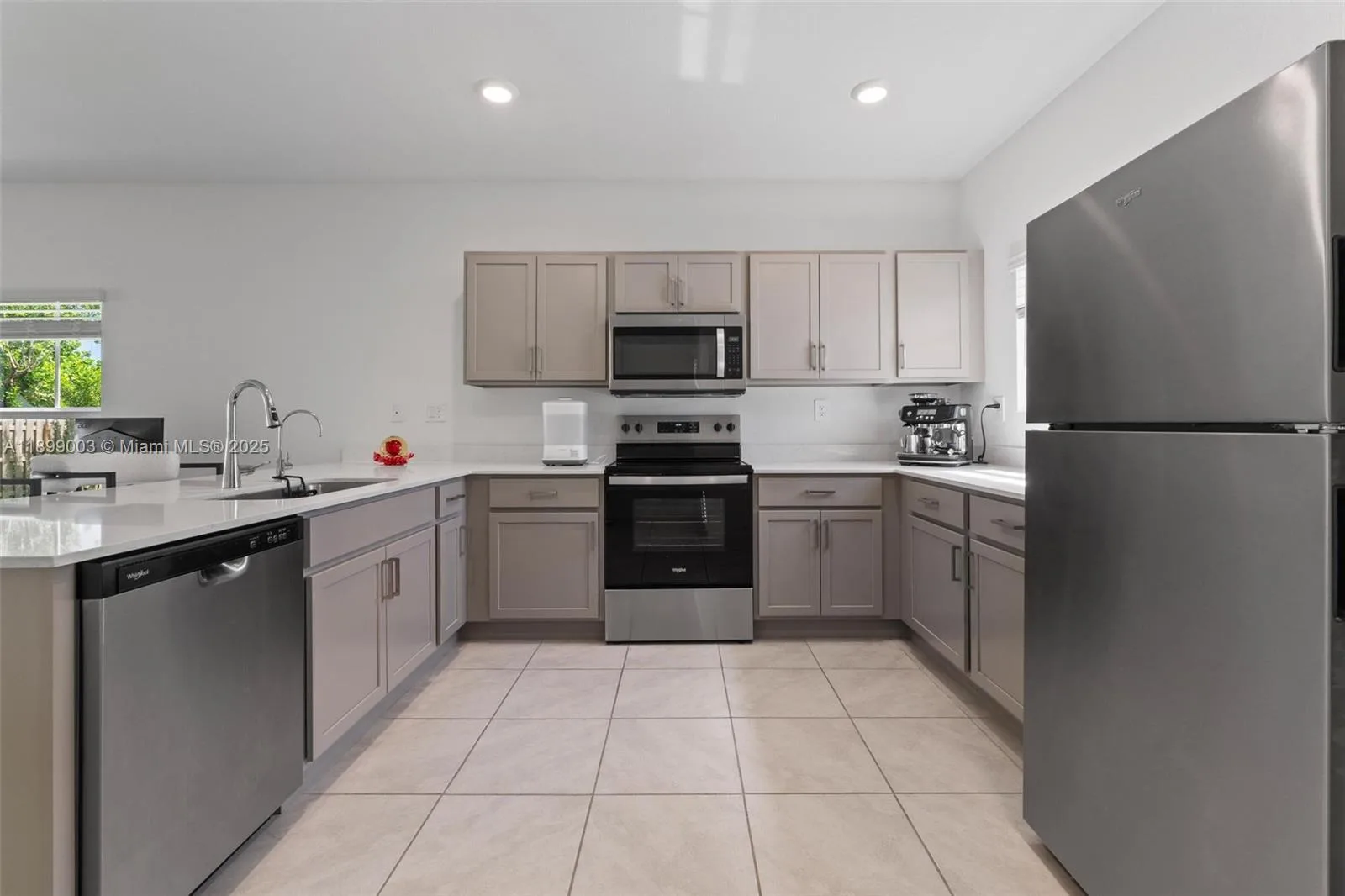 377 NE 1st Dr, Florida City, FL 33034 photo 6