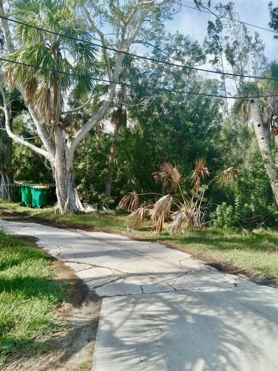 215 Glenholm  Ave, Other City - In The State Of Florida, FL 33950 photo 2