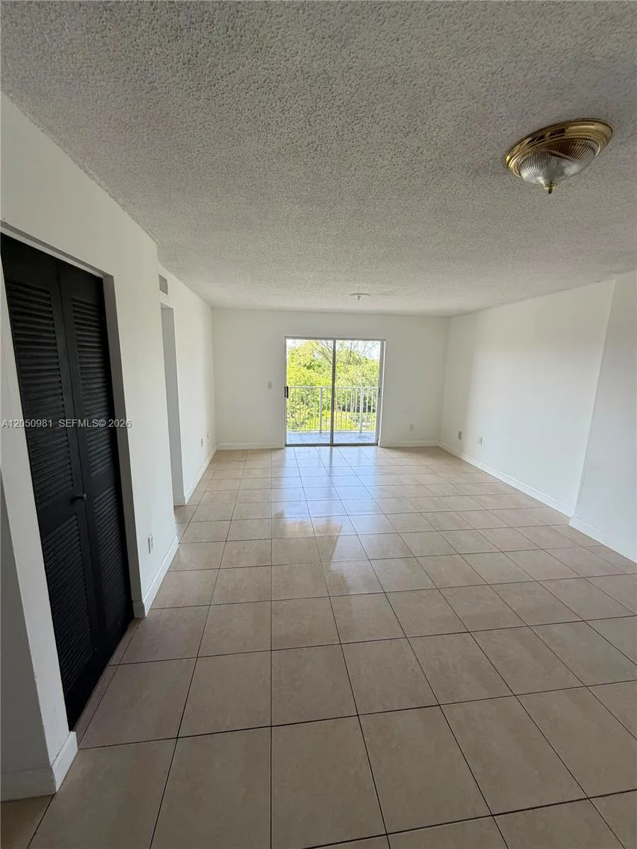 8200 SW 210th St # 303, Cutler Bay, FL 33189