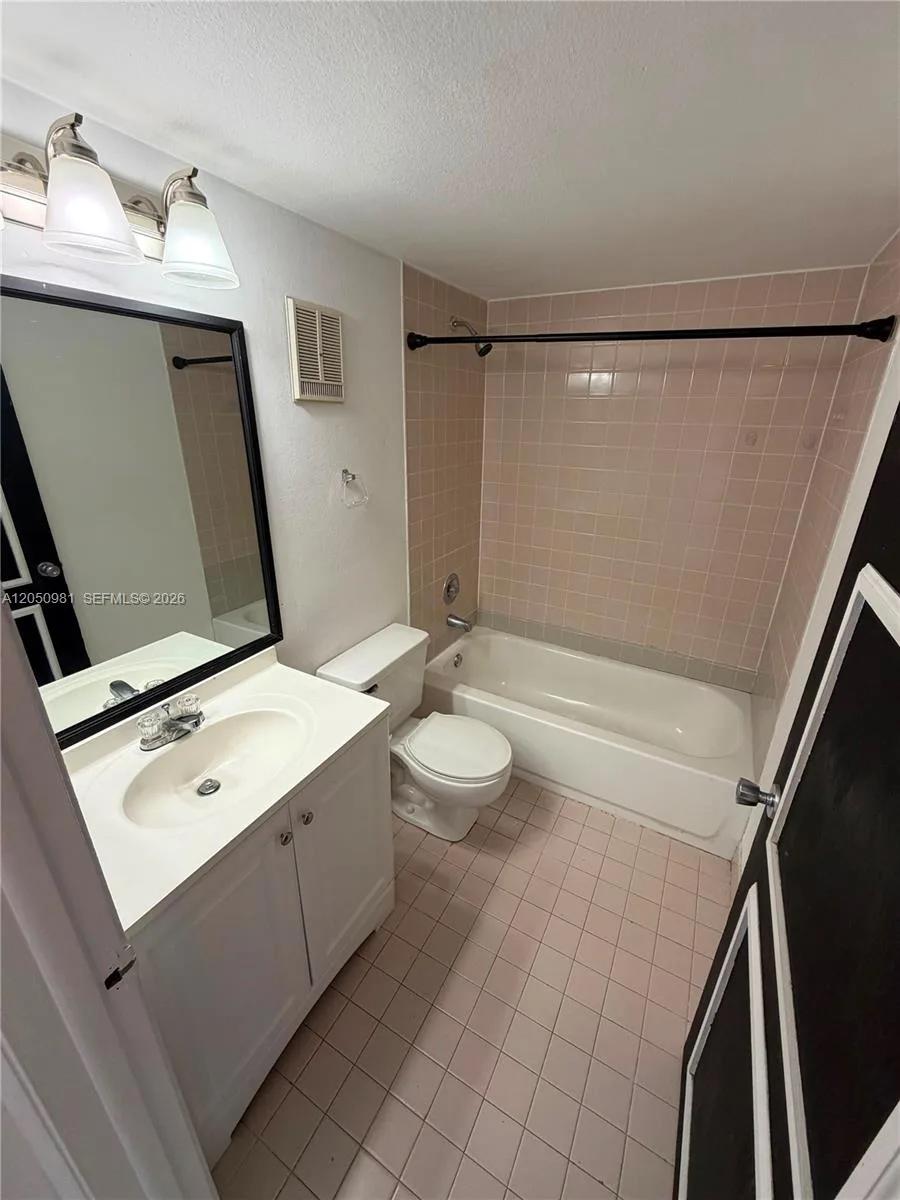 8200 SW 210th St # 303, Cutler Bay, FL 33189 photo 7
