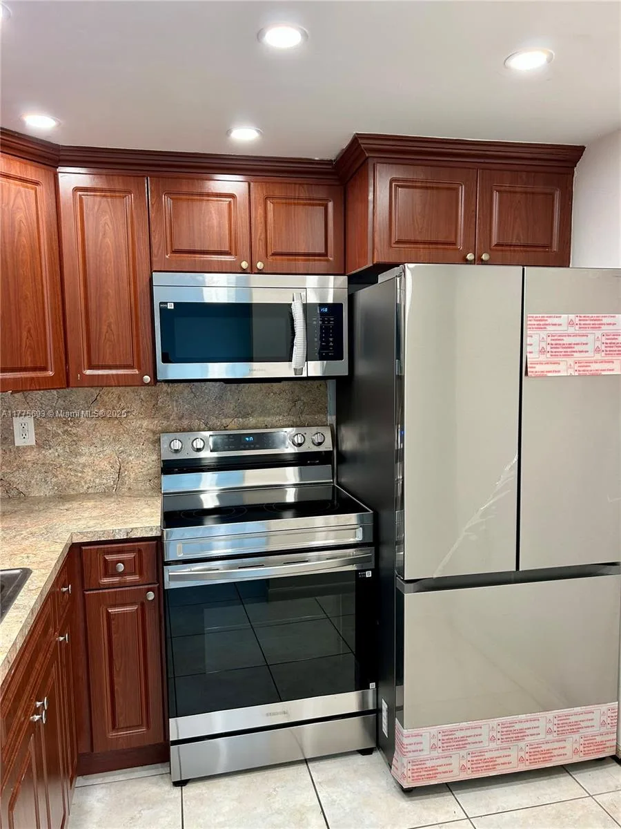 484 NW 165th St Rd # A-316, Miami, FL 33169 photo 4