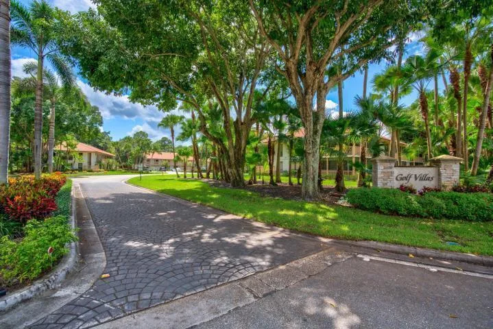 605 Brackenwood Cove, Palm Beach Gardens, FL 33418 photo 2