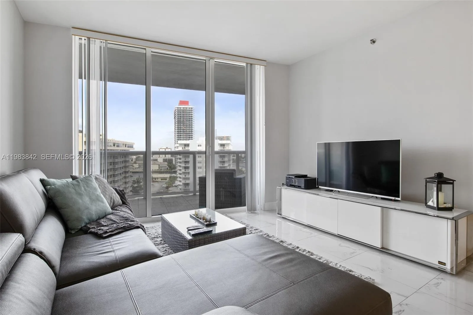 1800 S Ocean Dr # 909, Hallandale Beach, FL 33009