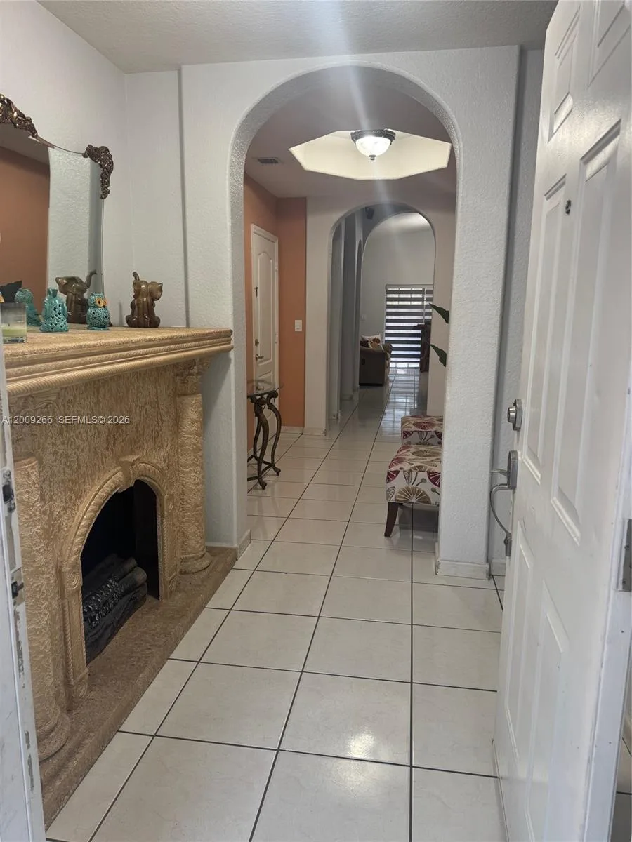 8748 NW 143rd Ter, Miami Lakes, FL 33018 photo 4
